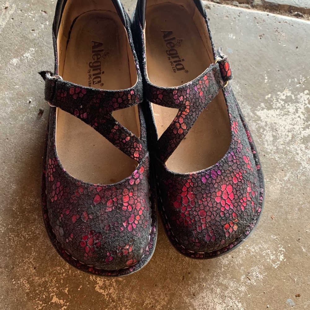Allegria size 38 purple medical shoes